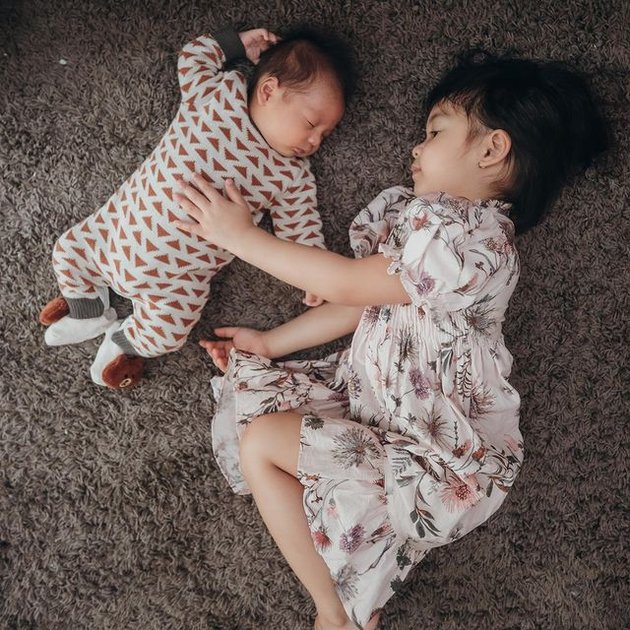 Being a Big Sister, Here are the Series of Photos Showing Nastusha's Affection for Baby Dante