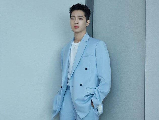 Being Young and Handsome CEO, 8 Photos of Kang Daniel and Lai Guan Lin's Style Showdown