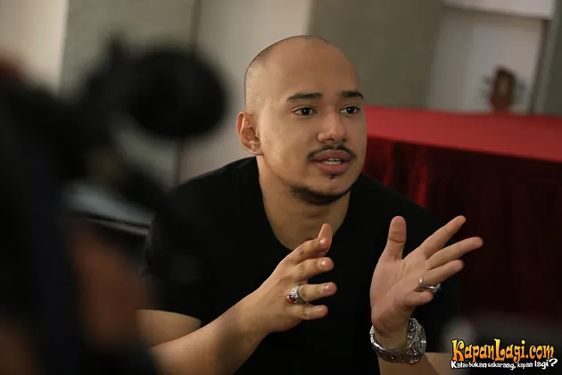 Husein Alatas - \&#039;Menangis Tanpa Air Mata\&#039;