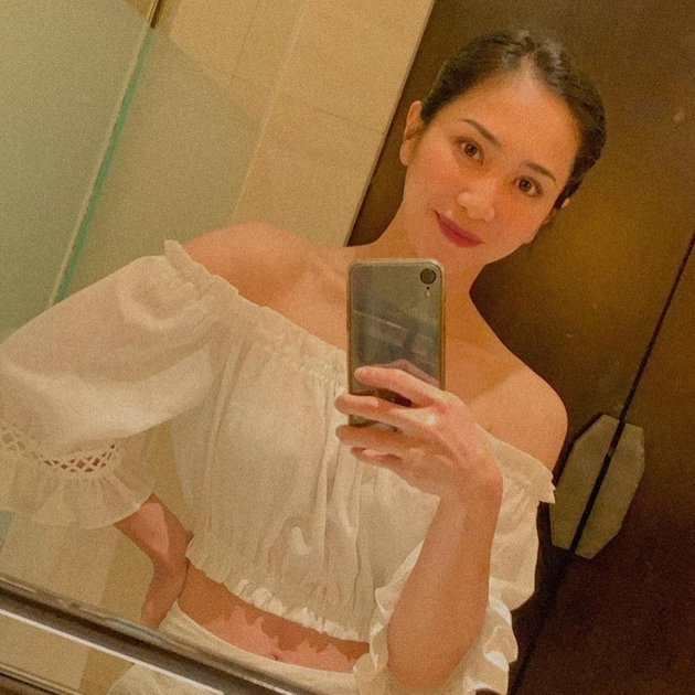 Being a Hot Mom at the Age of 33, Here are 8 Enchanting Photos of Bunga Zainal with her Natural Beauty
