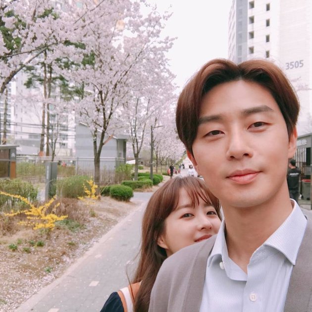 Becoming Cute Couples, Viral Intimate Photos of Park Bo Young & Park Seo Joon - Fans Tease Park Hyung Sik