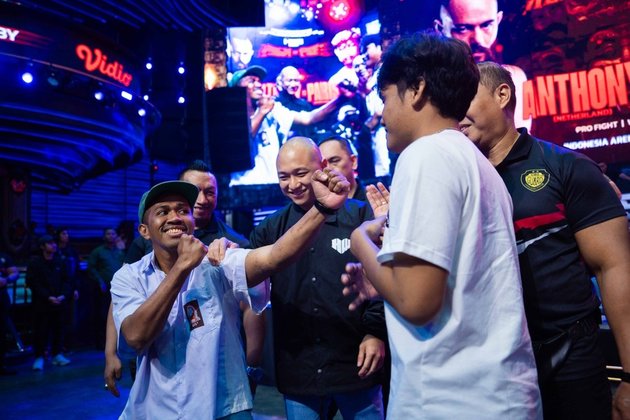 The Most Anticipated Match, 8 Photos of Chef Arnold and Codeblu Finally Will Duel on the HSS 5 Jakarta Boxing Ring
