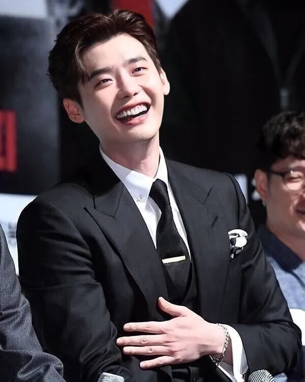  Foto Lee Jong Suk