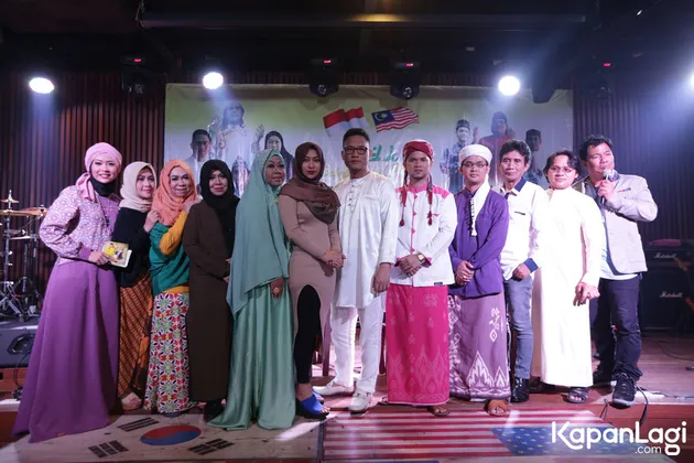 Penyanyi pria kelahiran 1969 ini meluncurkan album Cahaya Dari Ka'bah pada Rabu (17/05) di sebuah Cafe di Tebet, Jakarta Selatan.