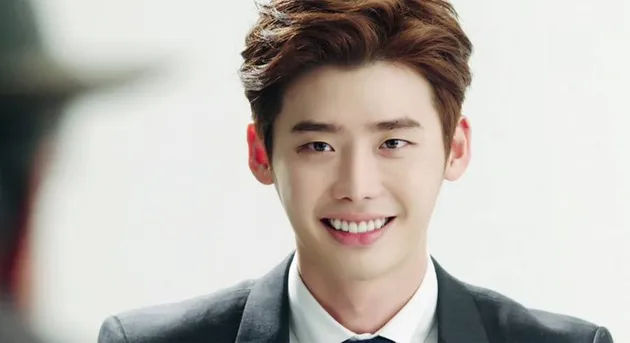 Senyum aktor drama Korea