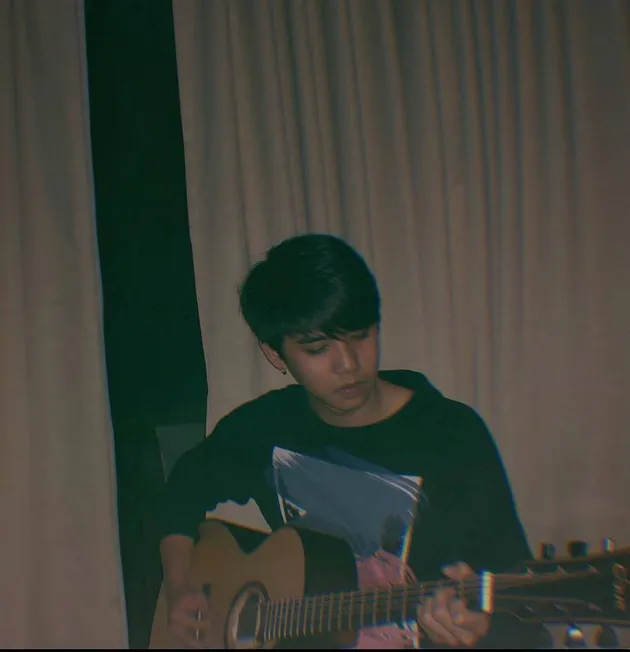 Kembaran Iqbaal Ramadhan?
