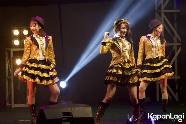 Beberapa member KIII seperti Shani, Gracia dan Ratu Vienny tak bisa menutupi rasa senang mereka.
