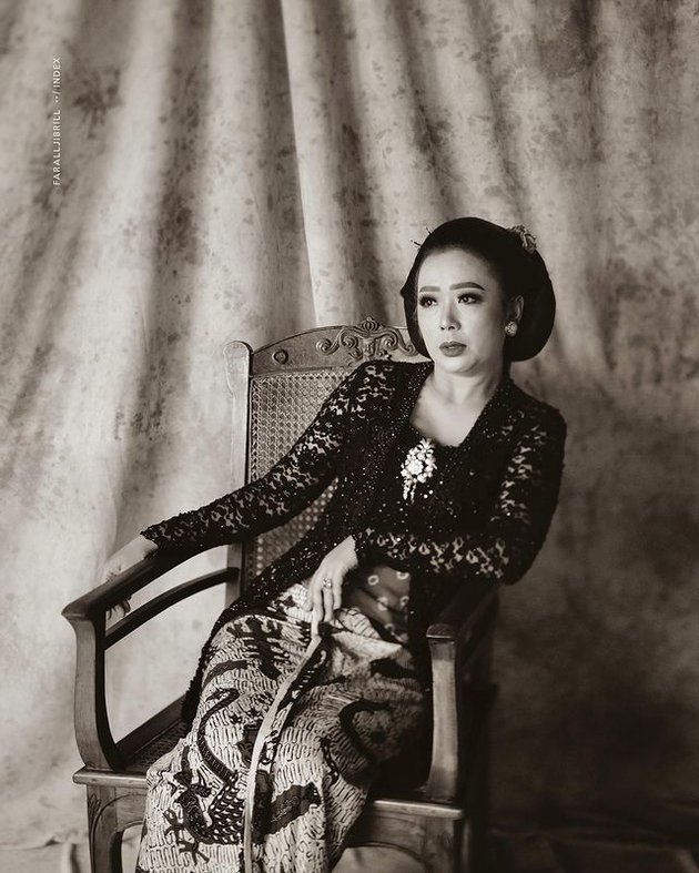 Rarely Highlighted, Here are 8 Pictures of Soimah's Tight-Knit Family that Looks Like Javanese Aristocrats - Her Luxurious Pavilion Transformed into a Photo Studio