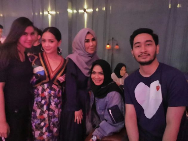 Rarely Taking Photos Together, Here are 8 Intimate Pictures of Nagita Slavina and Mama Amy Qanita, Raffi Ahmad's Beloved Woman