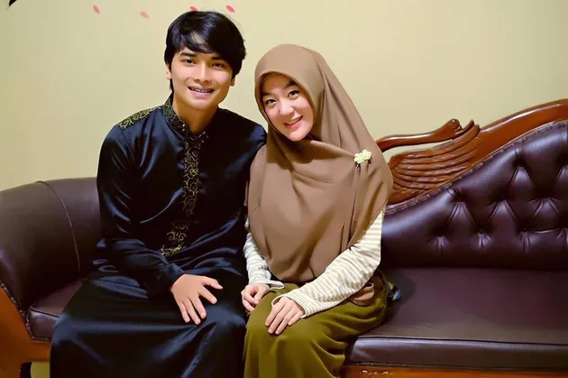 Jarang Terekspos, Larissa Istri Cantik Alvin Faiz Tengah ...