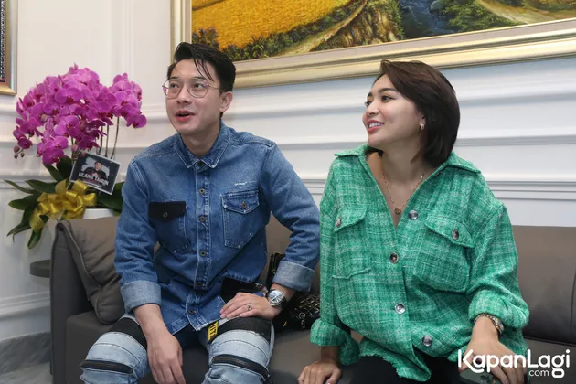Pacar Wika Salim Max Adam