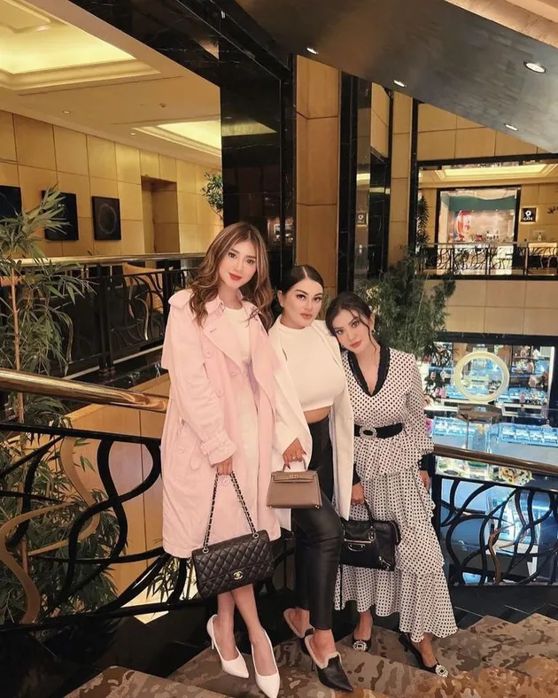 Youbi sister kakak ghea youbi 