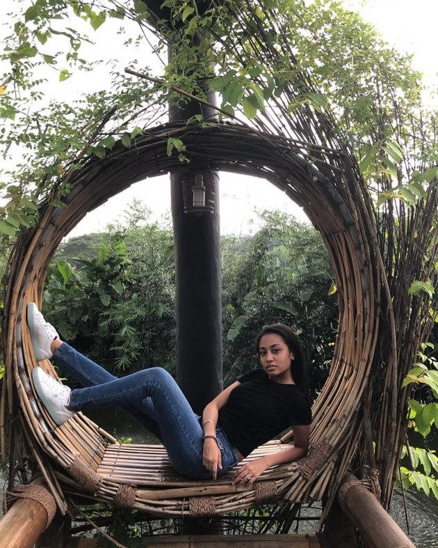 Rarely Highlighted, Here's a Series of Photos of Athalia Lemos, Krisdayanti's Stepdaughter, who is Getting More Beautiful & Stylish - Sweet Smile Makes Men Look