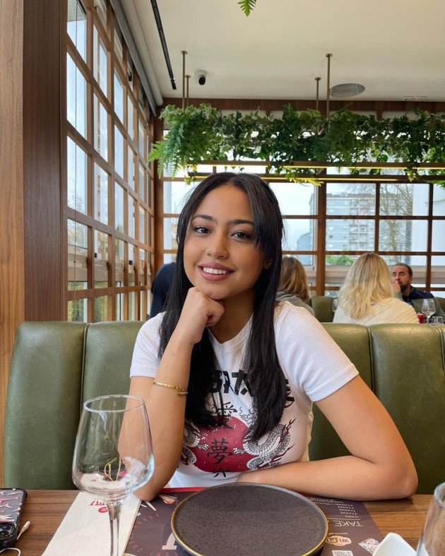 Rarely Highlighted, Here's a Series of Photos of Athalia Lemos, Krisdayanti's Stepdaughter, who is Getting More Beautiful & Stylish - Sweet Smile Makes Men Look