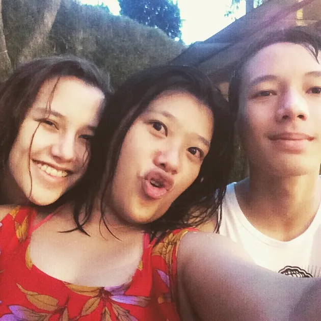 JASON, ADIK DAHLIA POLAND YANG GANTENG DAN MIRIP FANDY CHRISTIAN