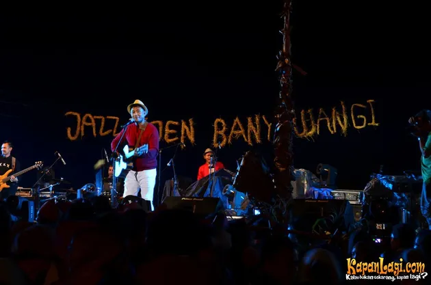 Acara yang dihelat pada Sabtu (22/8) dan bertempat di perkebunan Lidjen di Kaki Gunung Ijen ini pun jadi sajian yang menarik bagi para penikmat musik.