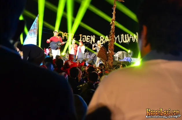 Pasalnya bukan cuma para pecinta jazz, pagelaran ini juga semakin menguatkan kalau jazz adalah musik yang bisa dinikmati siapa pun.