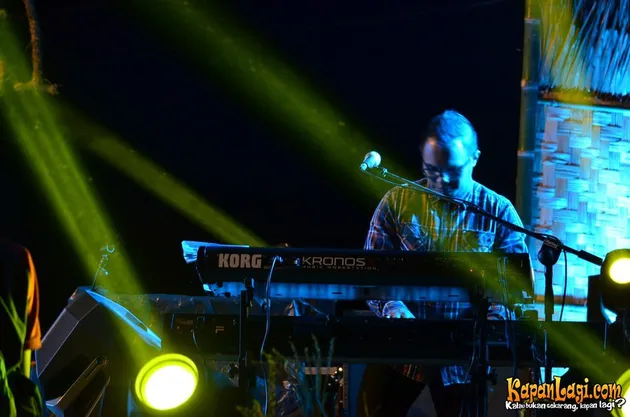 Dengan padatnya suasana penonton yang puas dengan sajian hiburan Jazz Ijen 2015, acara ini sukses menghadirkan suasana berbeda di tengah alam raya yang dingin dan sejuk. Mantap!