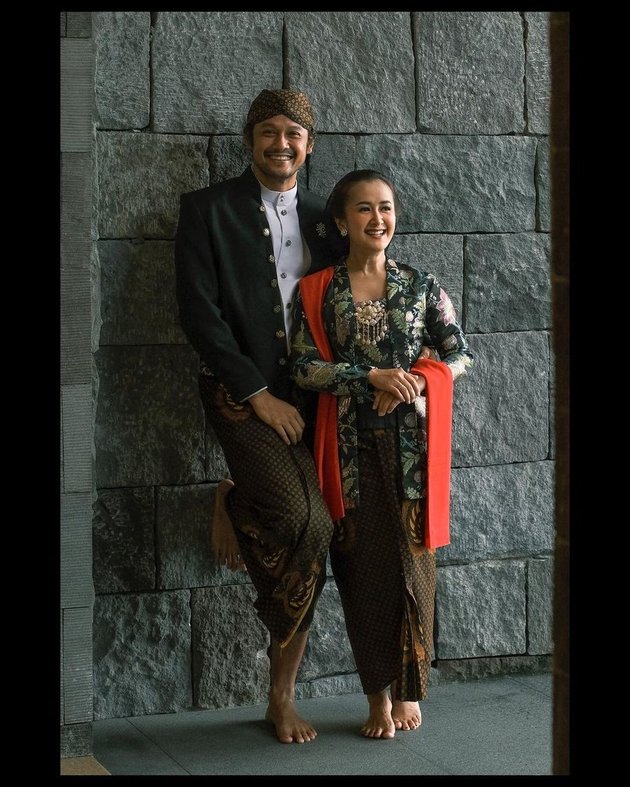 Approaching 15 Years of Marriage, Here's Widi Mulia and Dwi Sasono's Photoshoot with a Strong Javanese Nuance - Harmonious Couple Who Overcome Life's Challenges Together