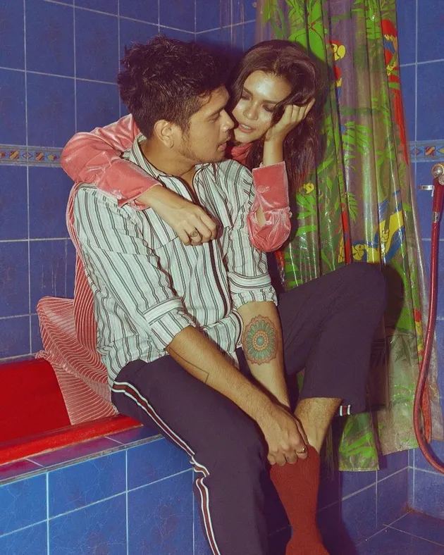 Foto Mesra Petra Sihombing &amp; Firrina Sinatrya