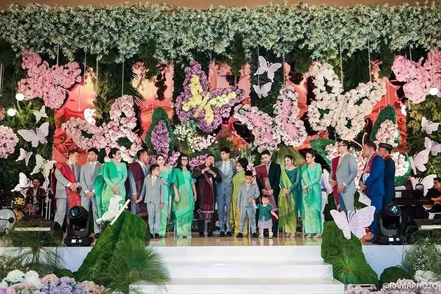 Jessica Mila dan keluarga besar suami