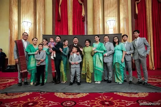 Jessica Mila foto bareng keluarga Yakup