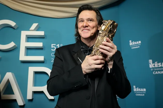 Jim Carrey mendapat kehormatan di Cesar Awards