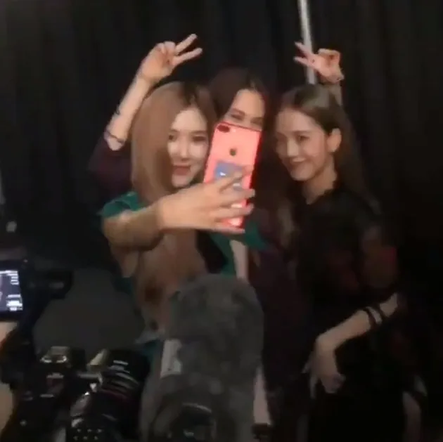 jisoo rose new york fashion show