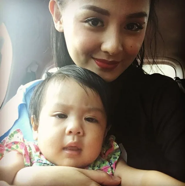 Joanna Alexandra dan anak