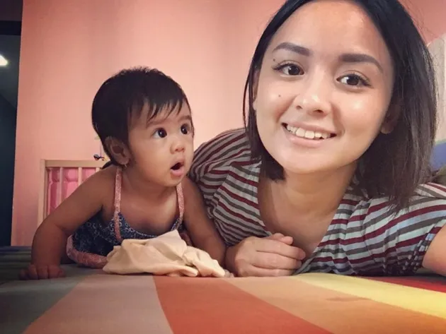 Joanna Alexandra dan anak