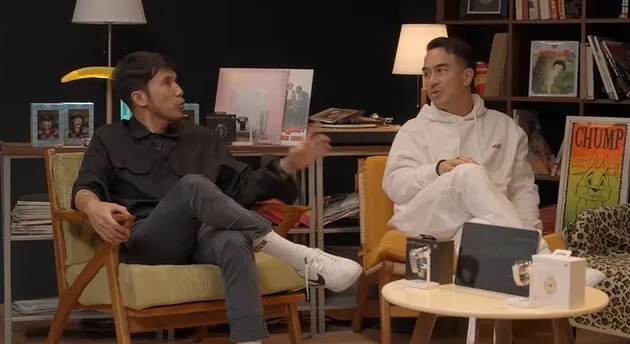 Asiknya Joe Taslim Ngobrol dengan Desta