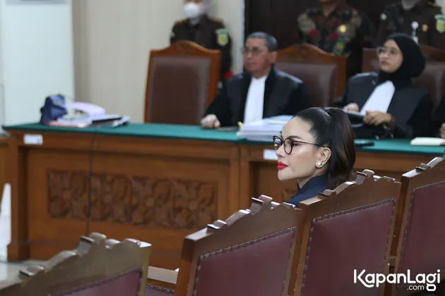 Nikita Mirzani Tolak Diperiksa Dokter Spesialis