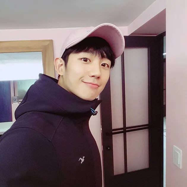 Jung Hae In while you were sleeping