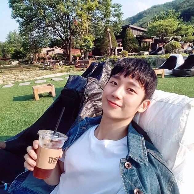 Jung Hae In while you were sleeping