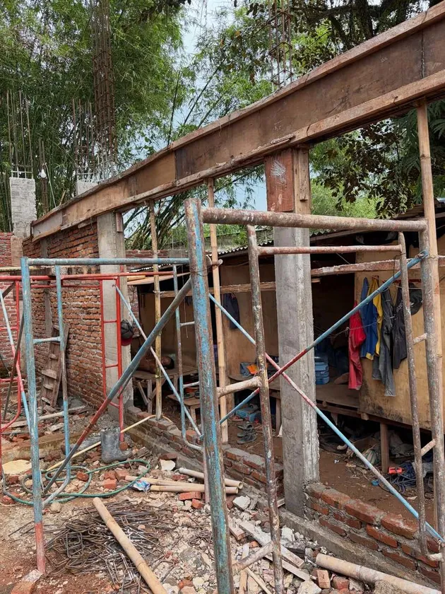 rumah Junior Roberts dibangun