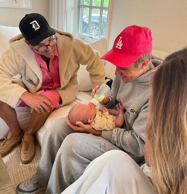 Justin Bieber Shares Photo of Babysitting, Netizens Initially Mistaken Hailey Baldwin Giving Birth