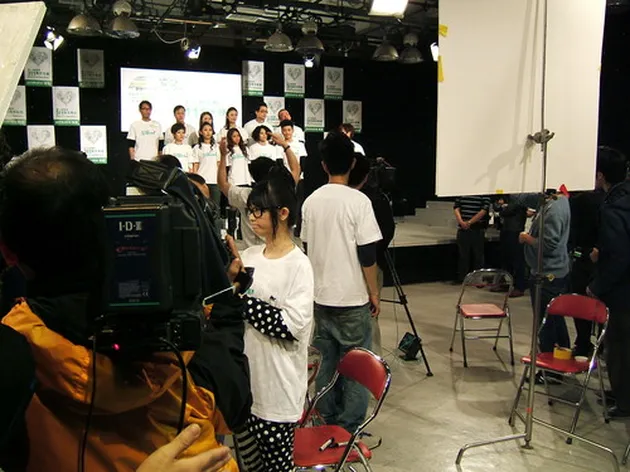 Jackie Chan / Artistes 311 Love Beyond Borders