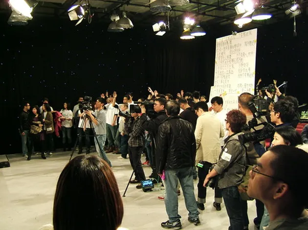 Jackie Chan / Artistes 311 Love Beyond Borders