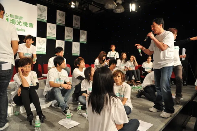 Jackie Chan / Artistes 311 Love Beyond Borders