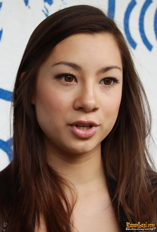 Jennifer Bachdim 