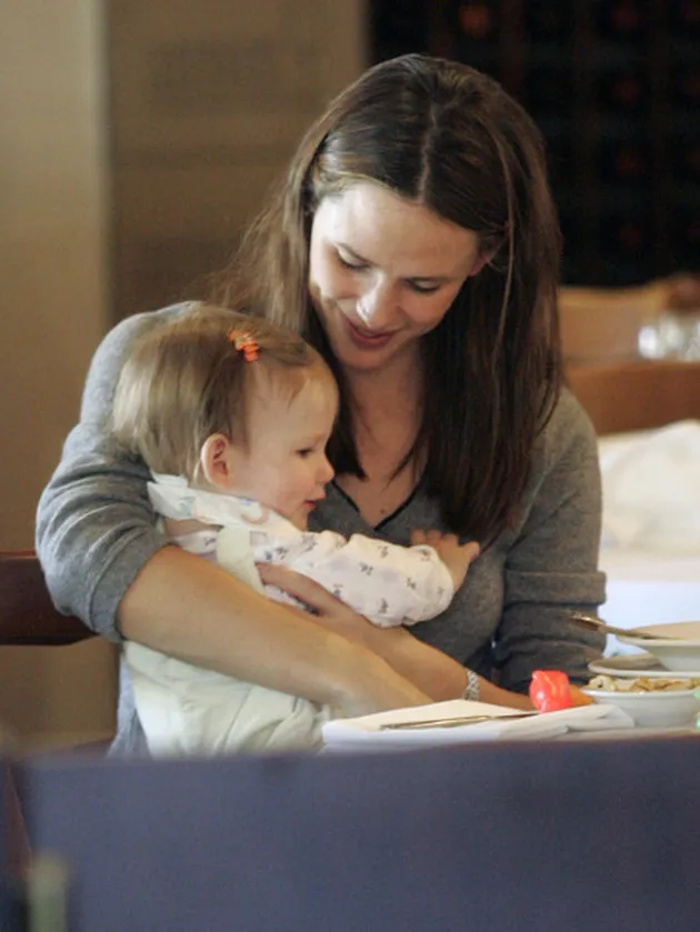 jennifer_garner_violet