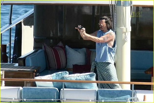 johnny_depp_liburan
