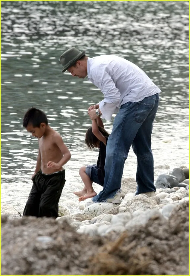 jolie_pitt_perancis