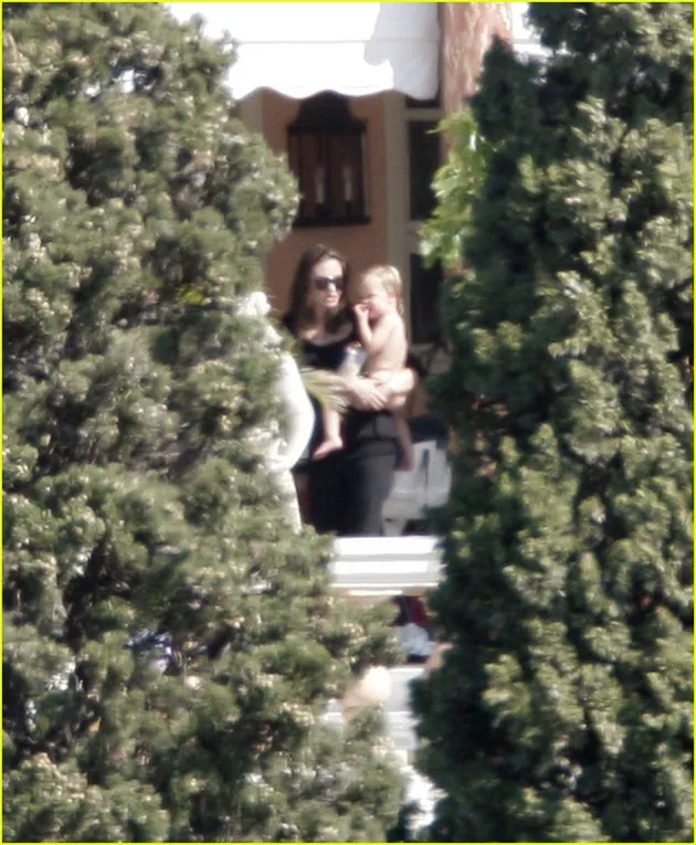 jolie_pitt_perancis