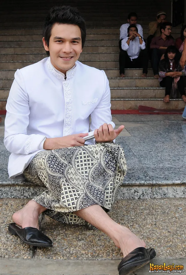 jonathan frizzy, dewi perssik