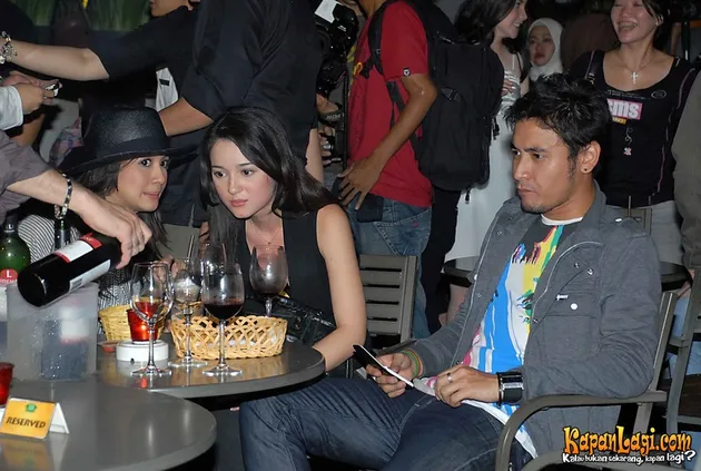 julie estelle, ello