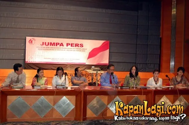 Jumpers HUT RI ke-61