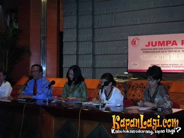 Jumpers HUT RI ke-61