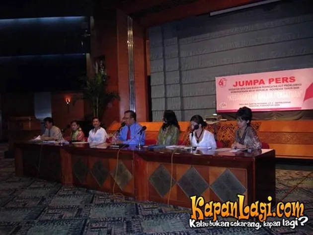 Jumpers HUT RI ke-61