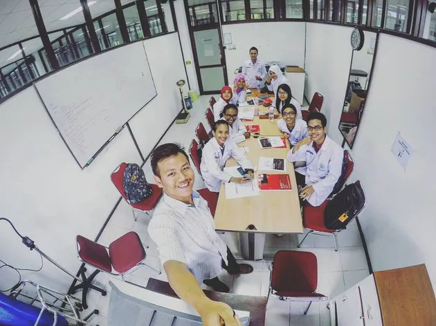 Aldo Meyolla, remaja 14 tahun kuliah di UGM